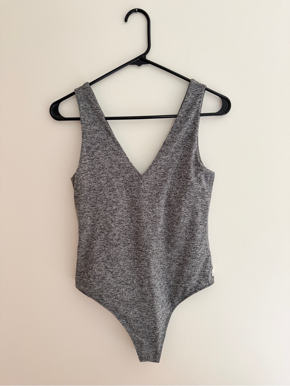Vuori Women’s Halo V-neck Bodysuit size M